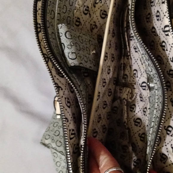 Guess Purse - Picture 2 of 6